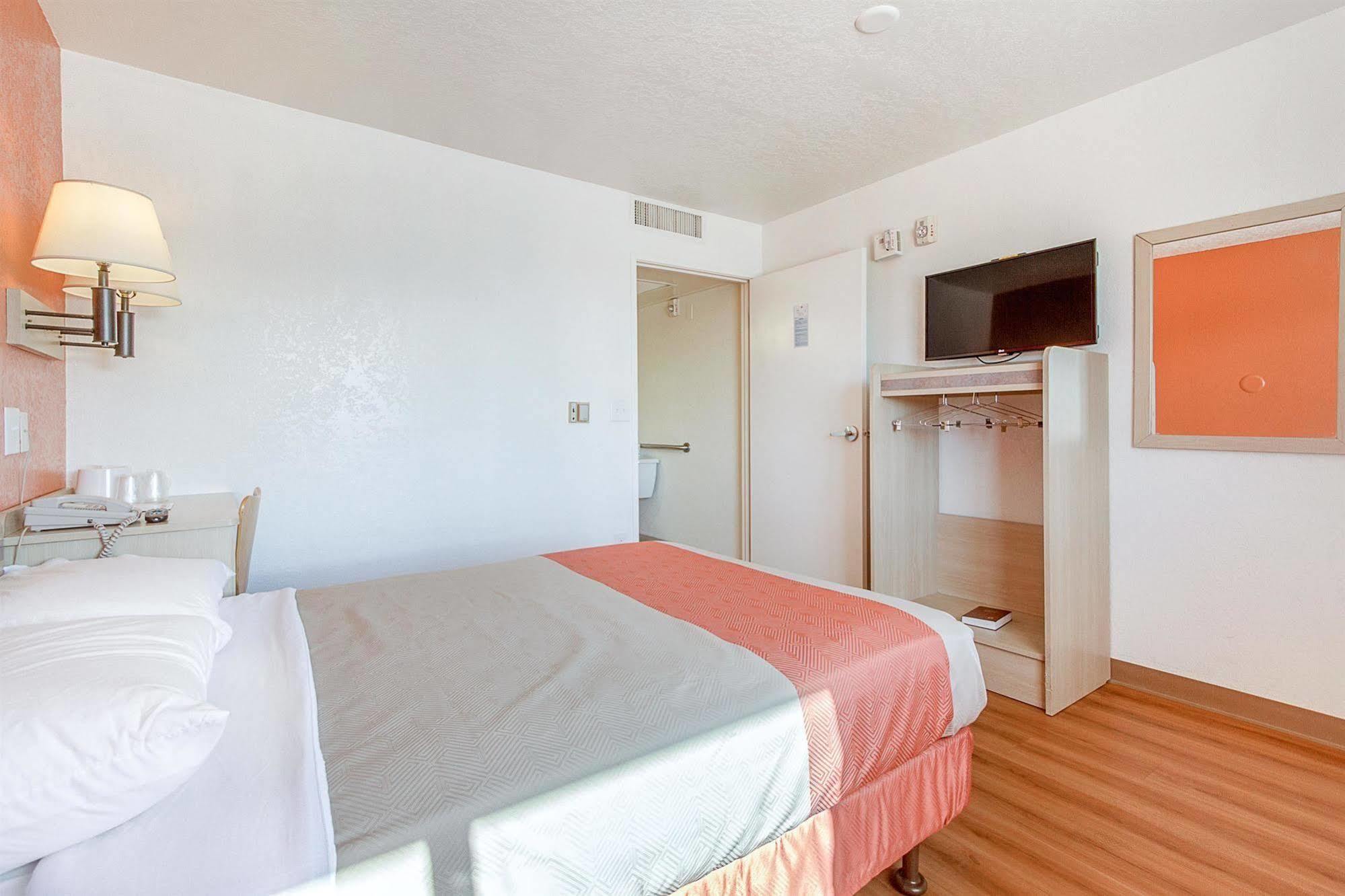 Motel 6-Phoenix, Az - North Bell Road Exterior photo
